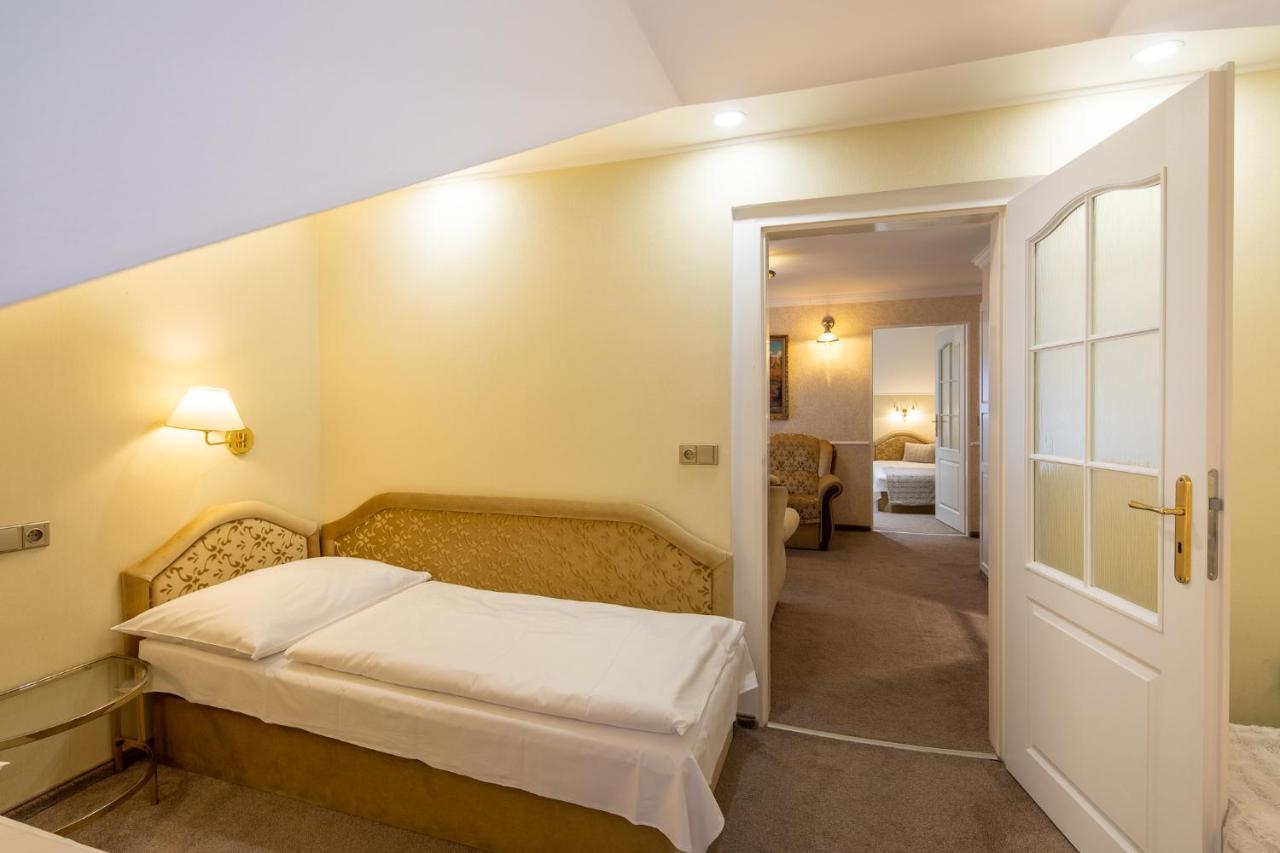 Villa Basileia Riverside 카를로비바리 외부 사진